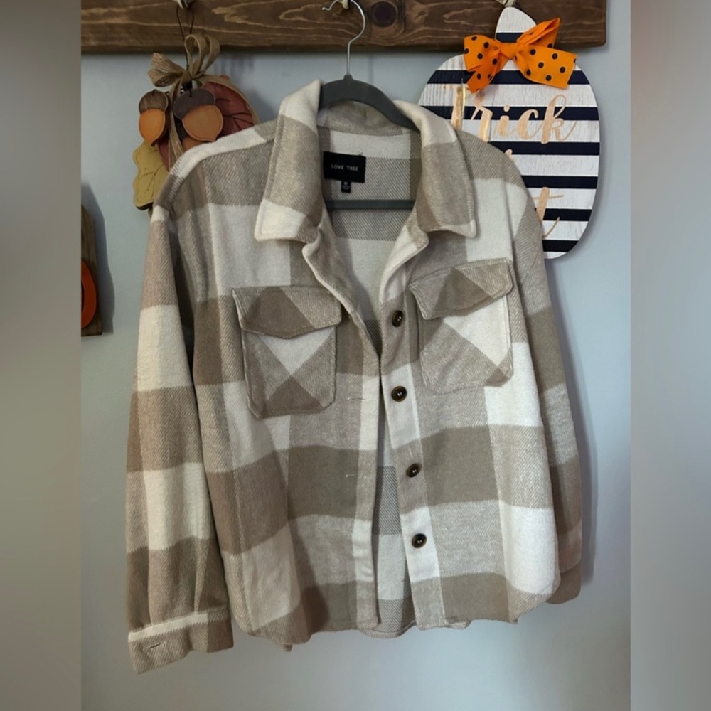 Beautiful Love Tree flannel shacket. Soft! I only wore a handful of times. - Picture 7 of 7